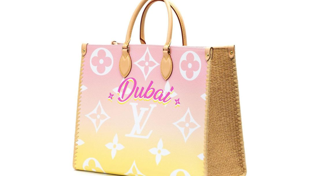 Embrace the City Vibes with the “On the Go Dubai Tote”: A Stylish Companion for Urban Explorers