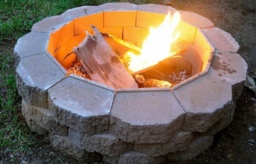How to Build a Fire Pit in Your Backyard 