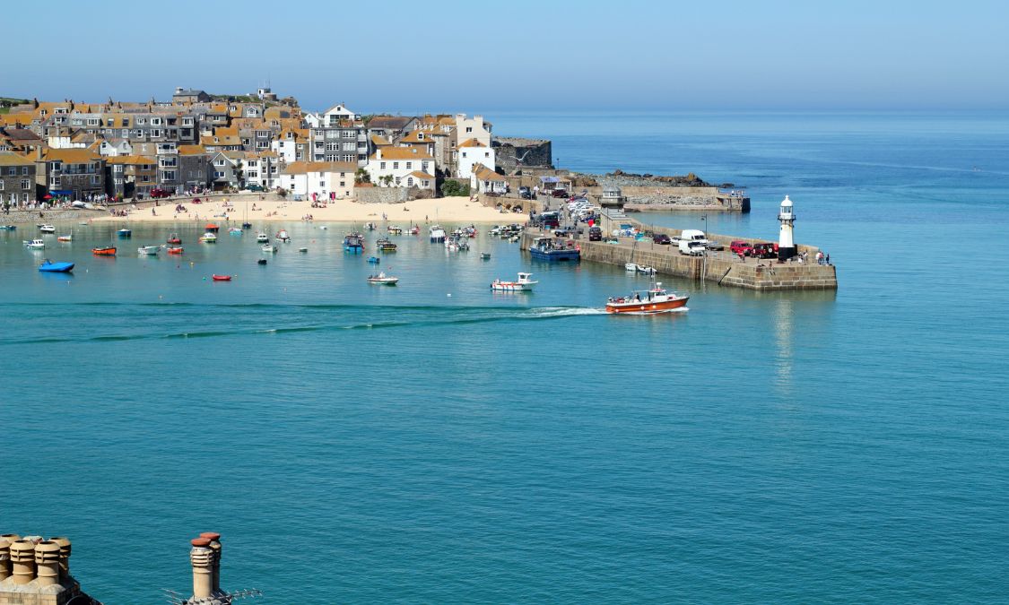 Discover Porthminster Beach and the Vibrant St Ives Harbour Your Ultimate Guide to Staying in a St Ives Apartment