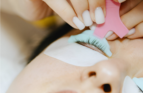 Lash Lift vs. Extensions: Pros, Cons, and Choosing the Best Option