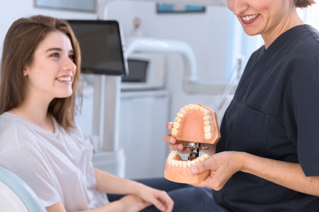 Full Mouth Dental Implants vs. Traditional Dentures